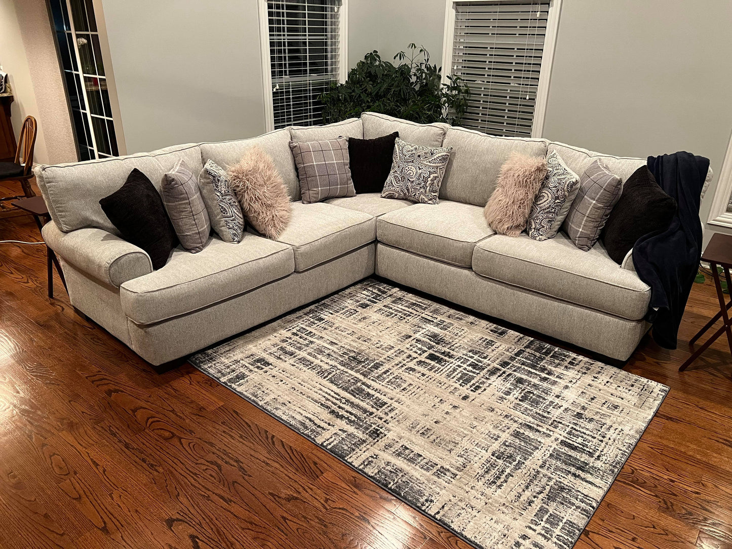 WEEKLY or MONTHLY. Stunning Griffith Sectional
