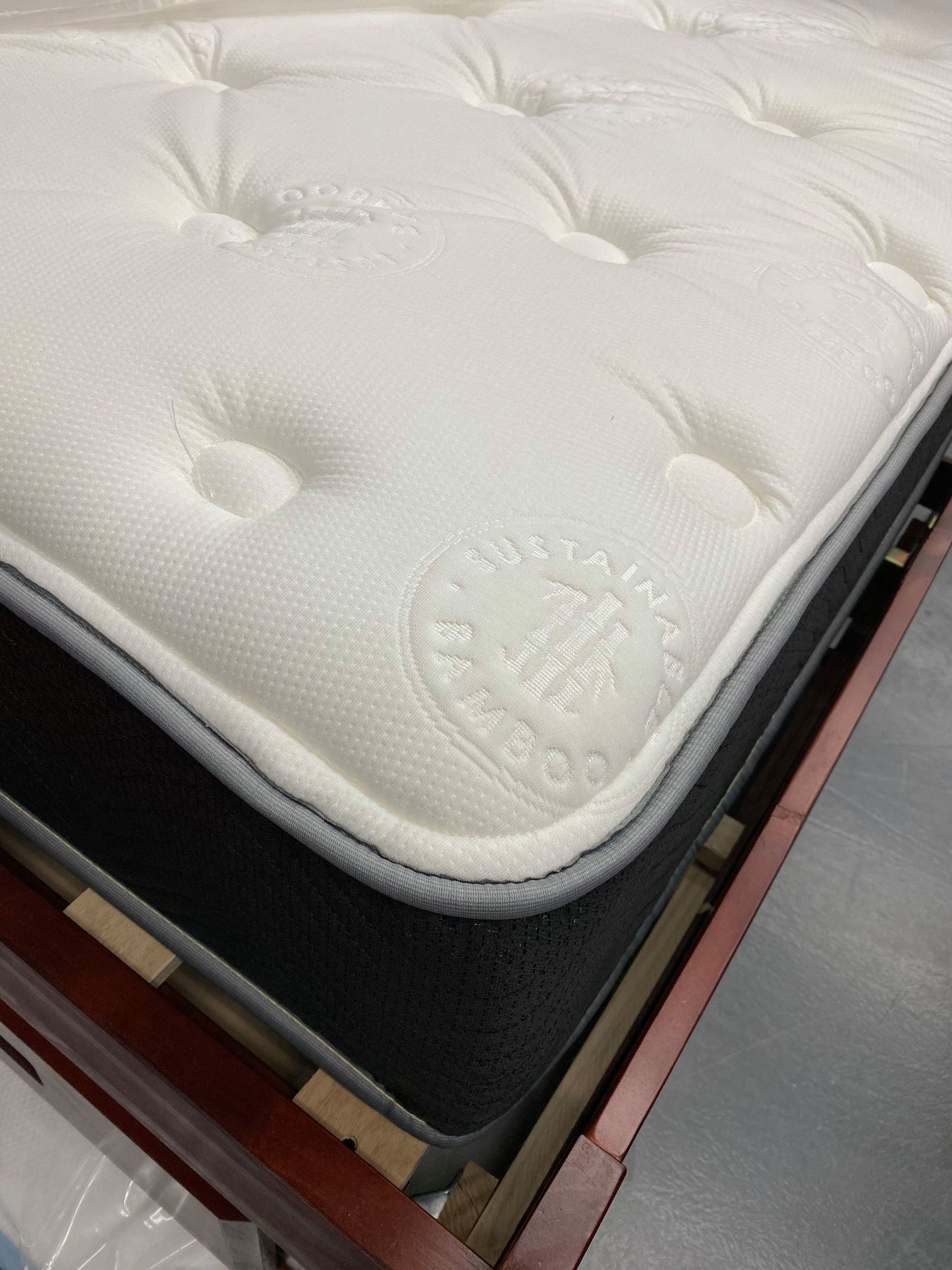 WEEKLY or MONTHLY. Silver Bamboo Full Mattress
