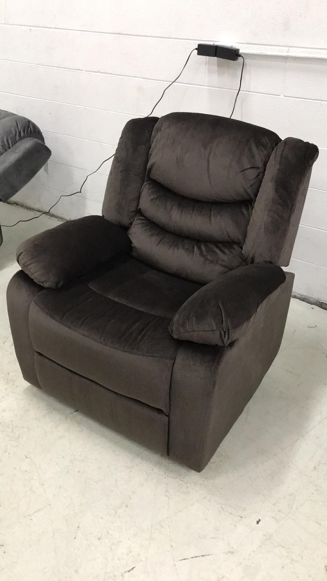 WEEKLY or MONTHLY. Urbino Oyster POWER Chaise Recliner